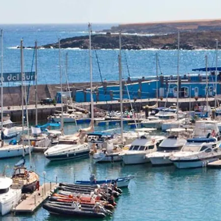 Holiday Calle Los Geranios بيت للعطل *